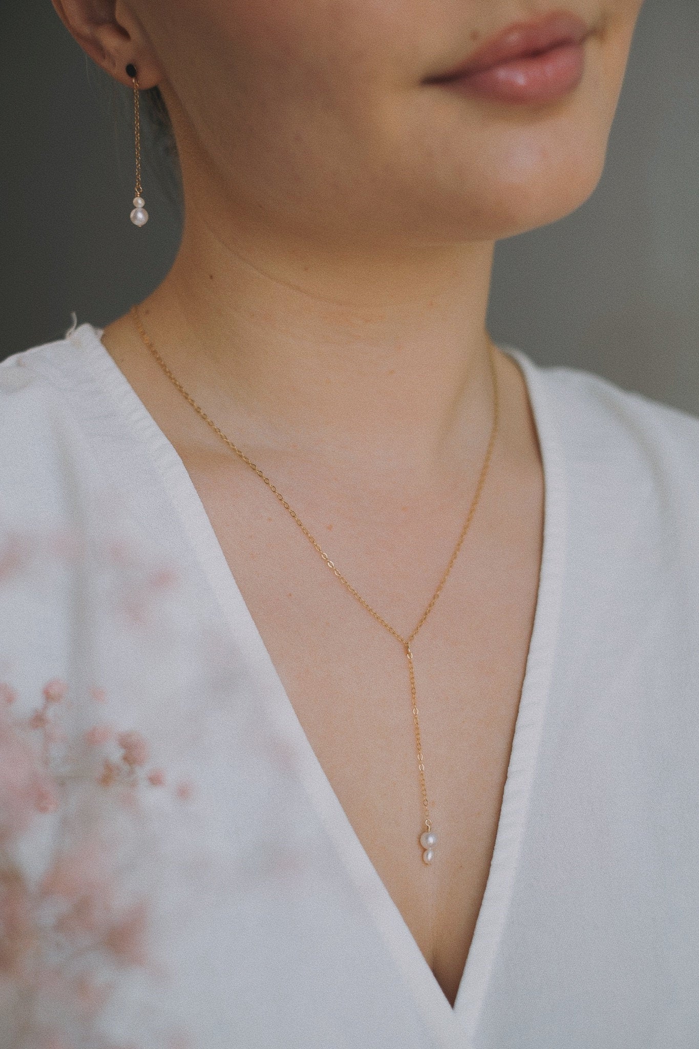 Feine Y Kette mit Perlen Gold