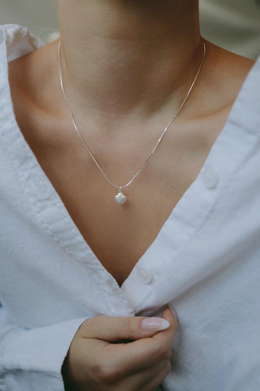 Feine Kette Silber mit Muschel Anhänger • 925 Sterling Silber • MARÉE