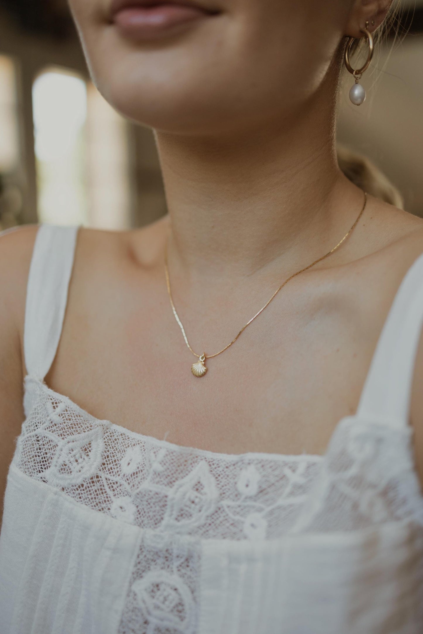 Feine Kette Gold mit Muschel Anhänger • 18K Gold Vermeil • MARÉE
