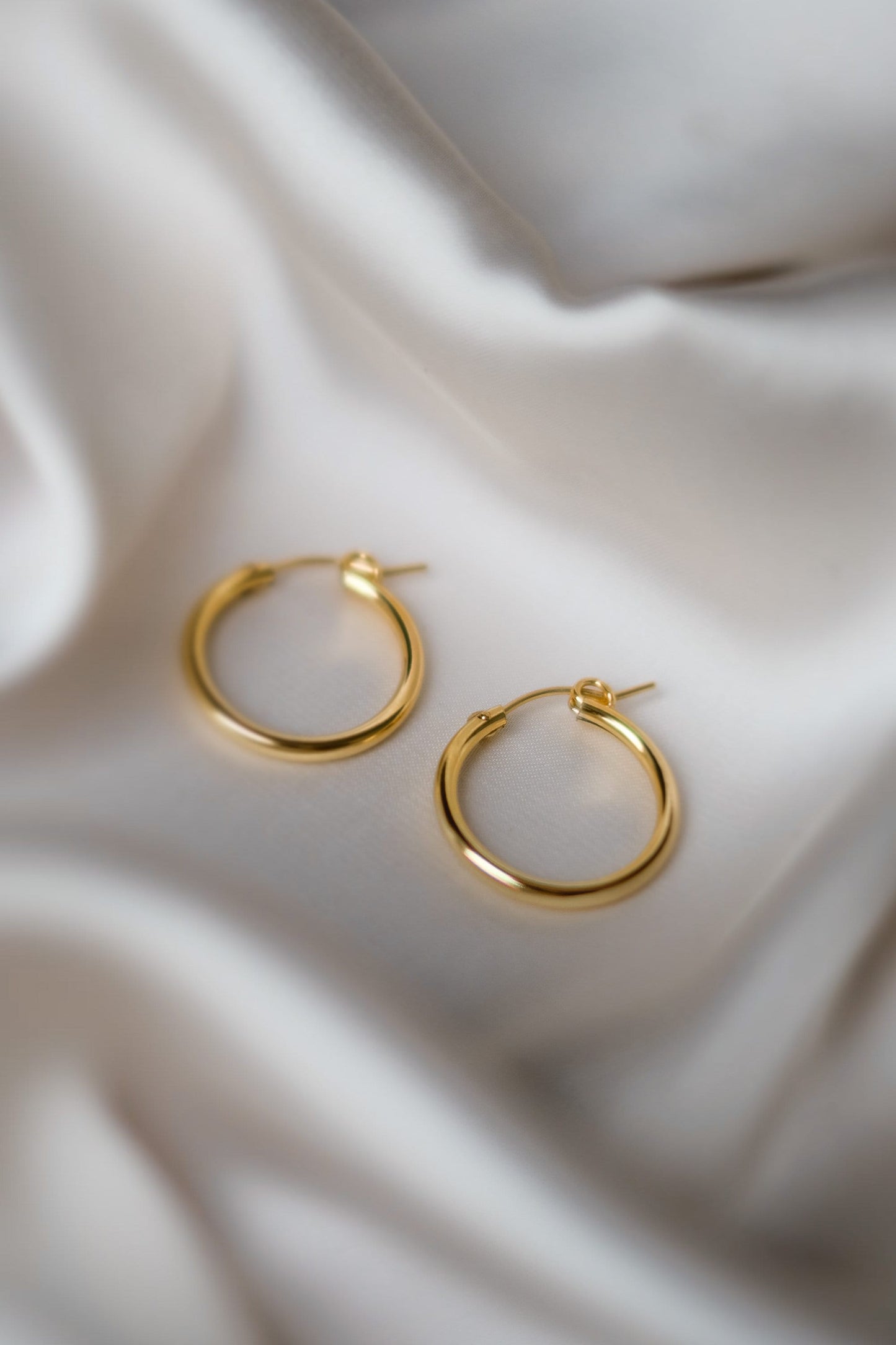 Creolen Ohrringe Gold Groß • 14K Gold Filled Hoops • Hoop Ohrringe Gold