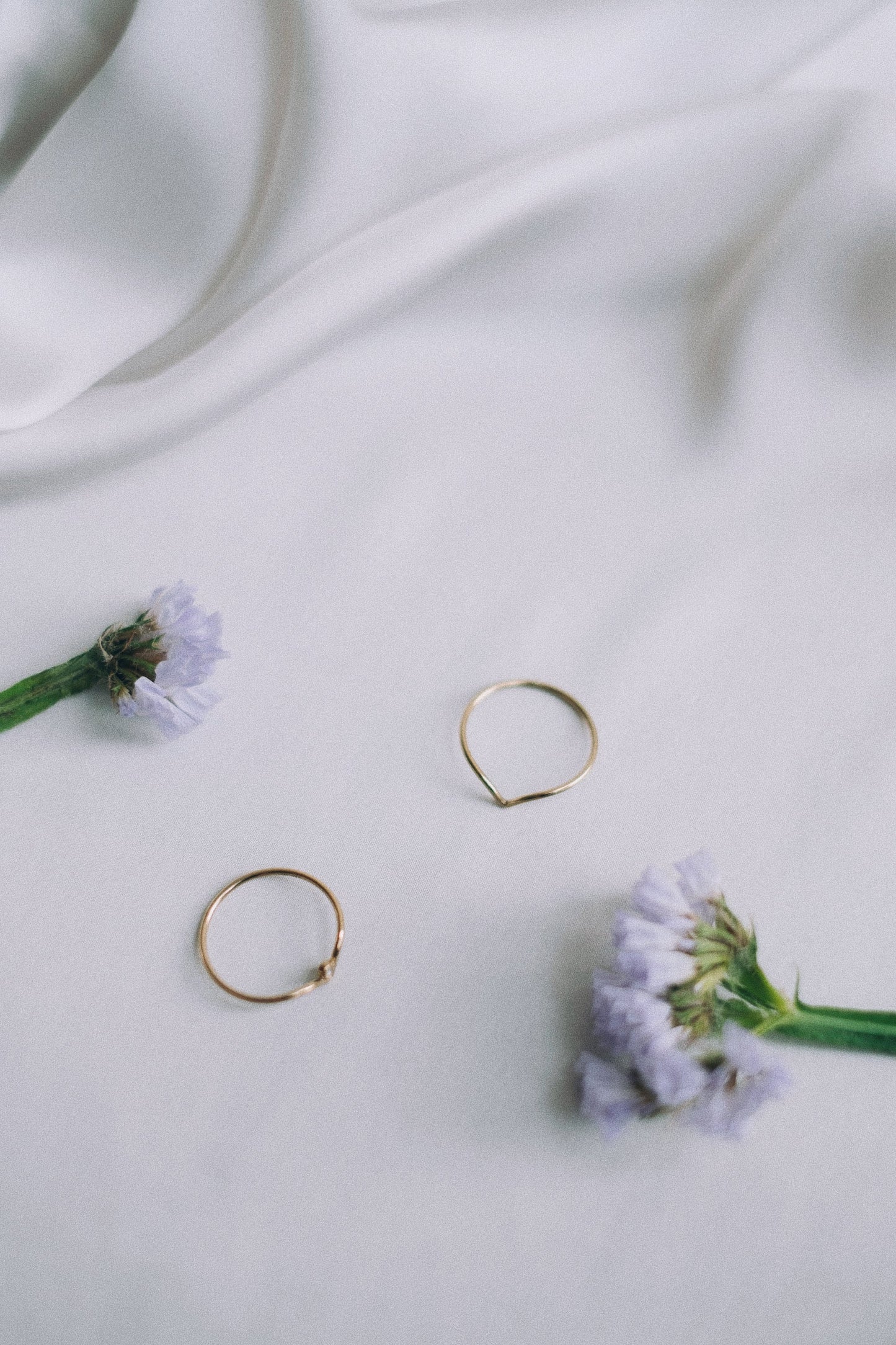 Zarter Chevron Ring Gold mit Zirkonia • 14k Gold Filled