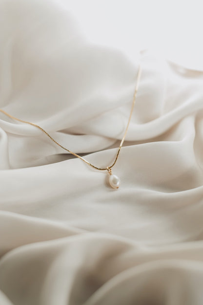 PALOMA Necklace • Pearl