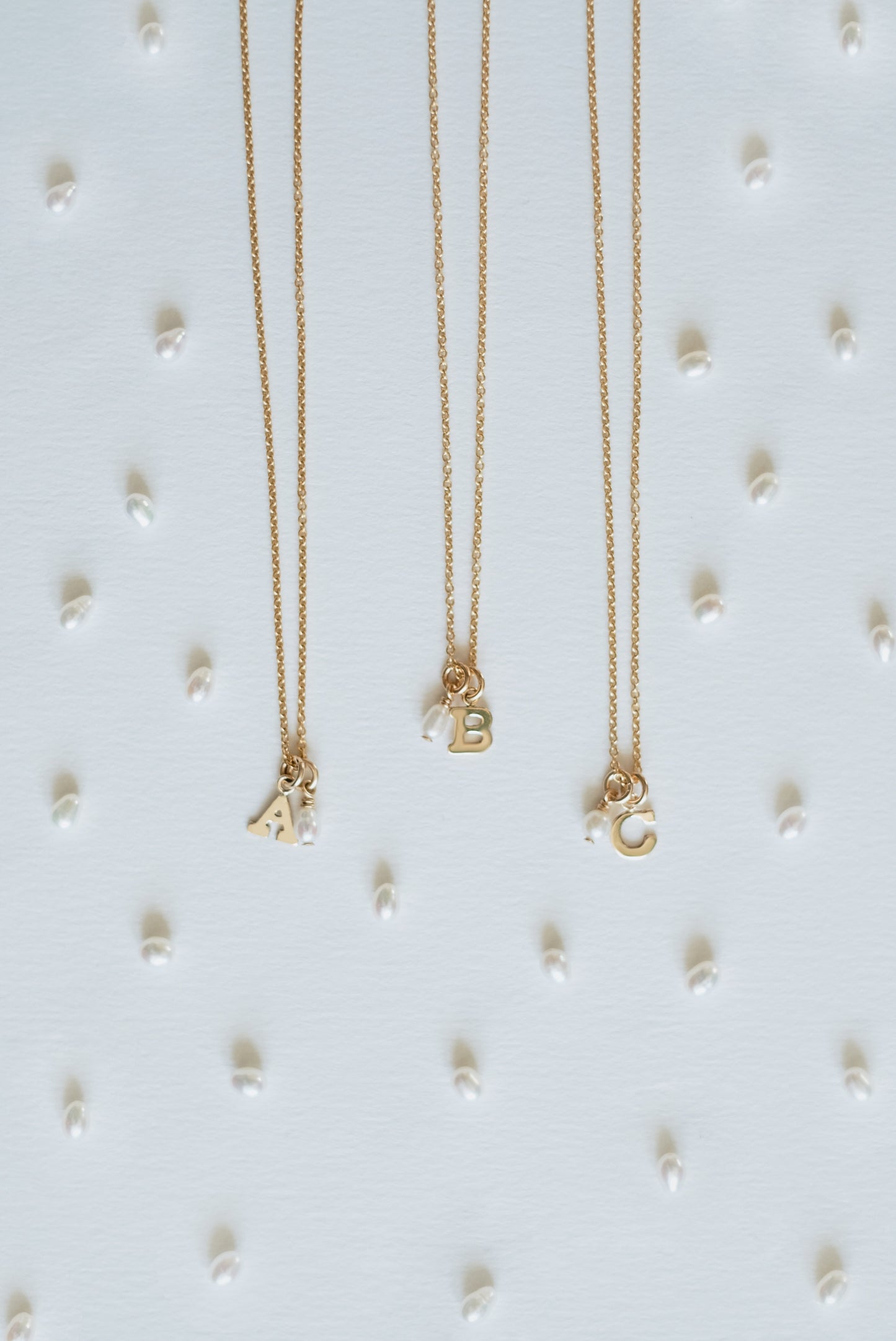 PEARL INITIALS Halskette