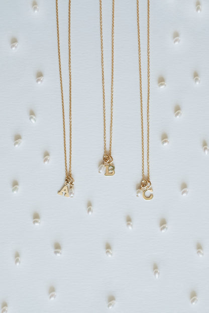 PEARL INITIALS Halskette