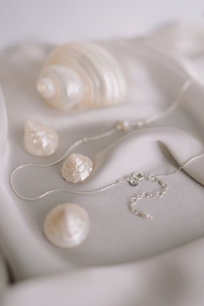 DAINTY ESTELLE • Silver