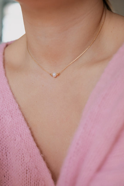 DAINTY ESTELLE Necklace