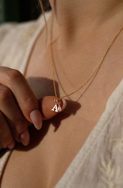 PEARL INITIALS Halskette