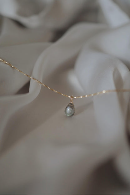 Natürlicher Labradorit Halskette 18k Gold Vermeil • LABRADORITE