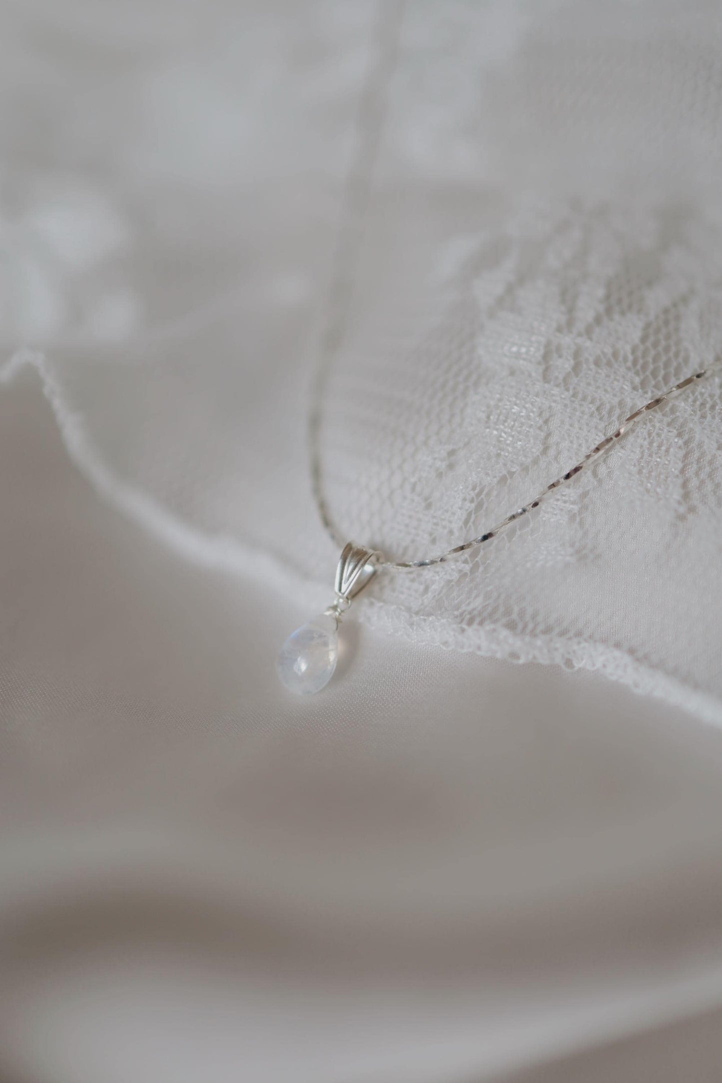 Kette mit Mondstein Anhänger 925 Silber • MOONSTONE