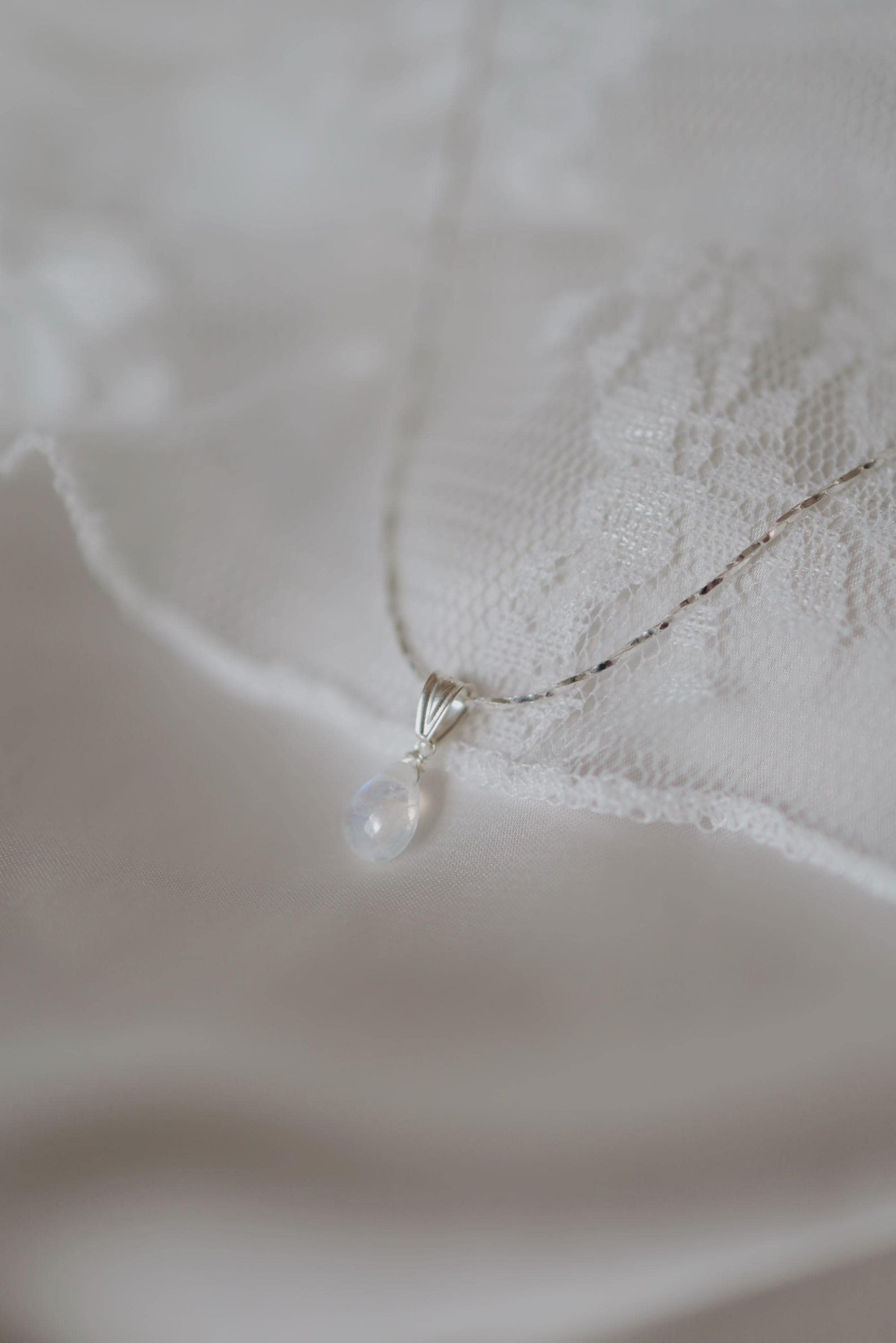 Kette mit Mondstein Anhänger 925 Silber • MOONSTONE