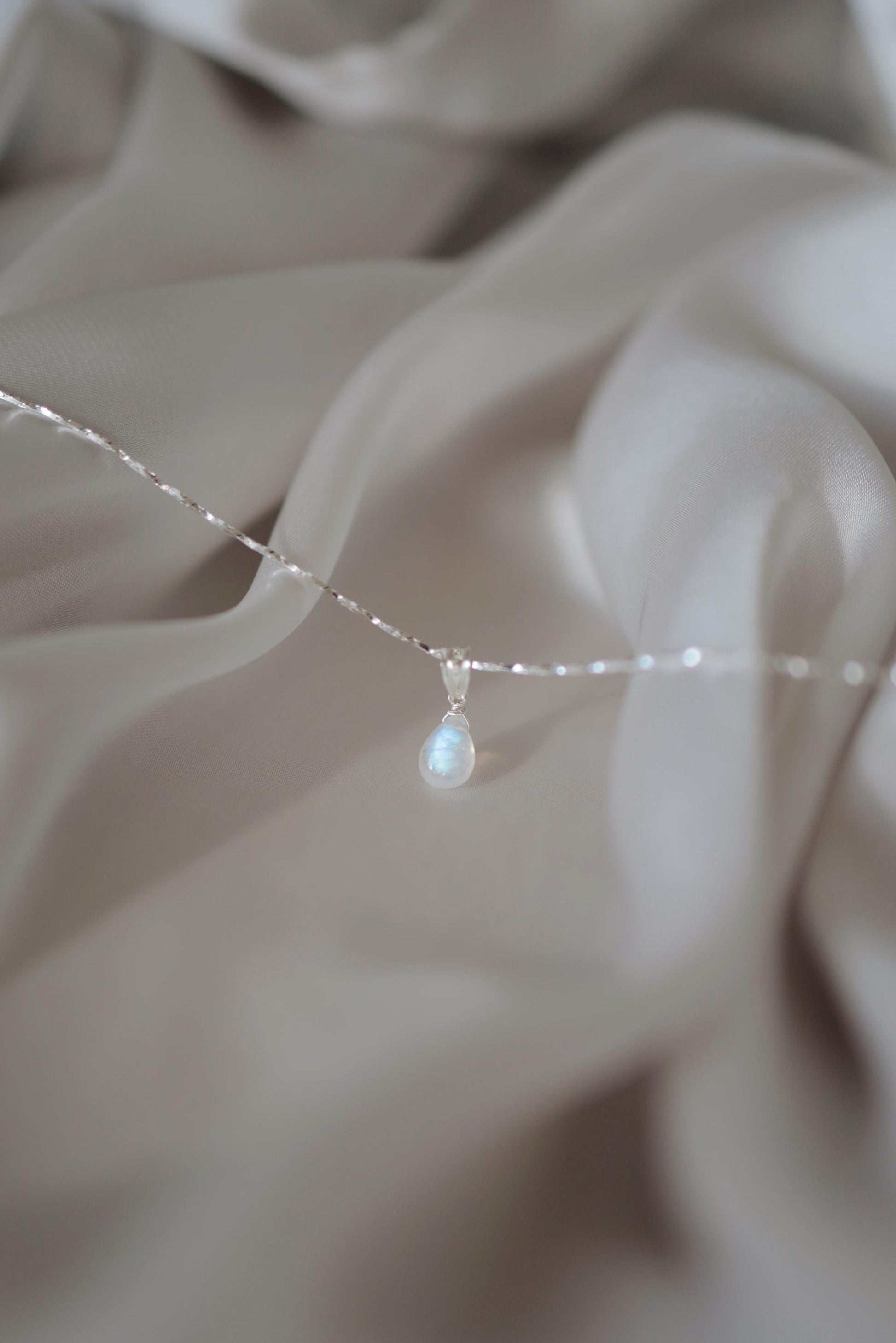 Kette mit Mondstein Anhänger 925 Silber • MOONSTONE