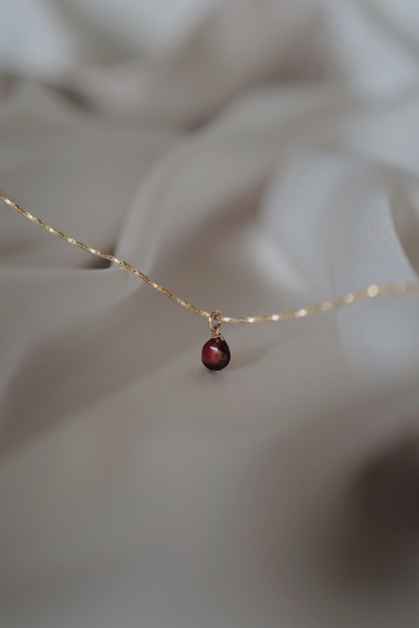 Natürliche Granat Halskette 18k Gold Vermeil • GARNET