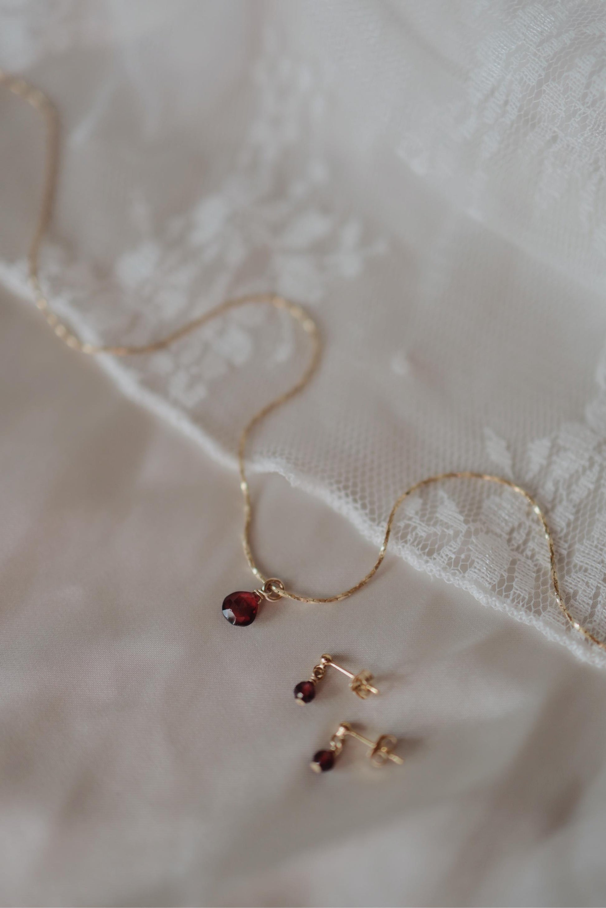 Natürliche Granat Halskette 18k Gold Vermeil • GARNET