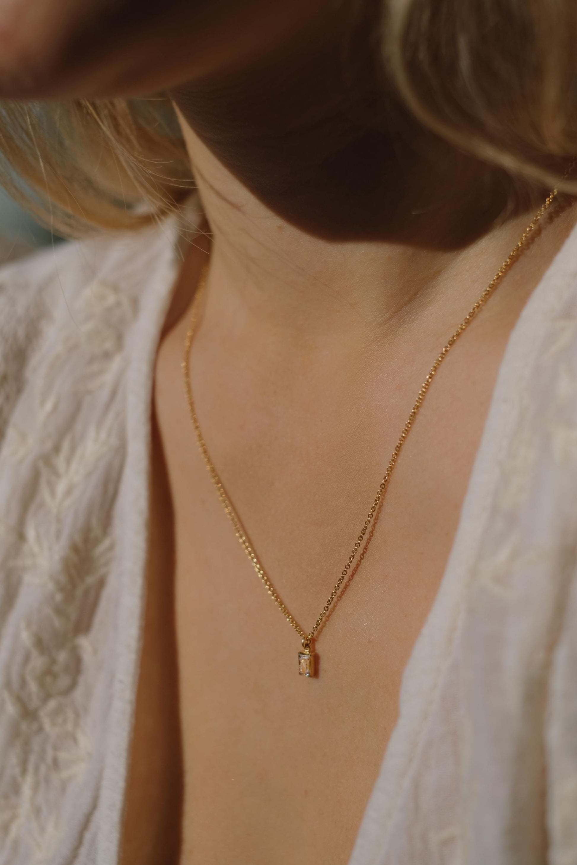 Feine Kette Gold mit Zirkonia Baguette Anhänger • 14k Gold Filled • AUDREY