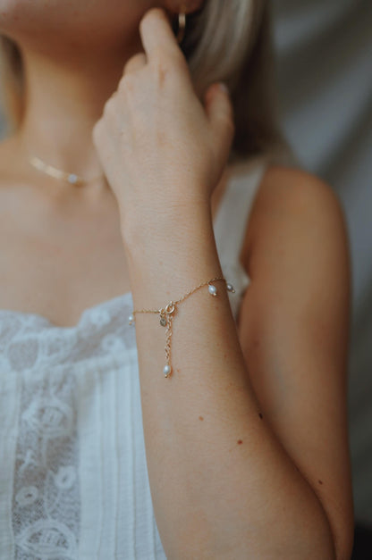 Zierliches Süßwasserperlen Armband • 18K Gold Vermeil • SERENA