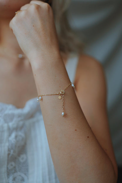 Zierliches Süßwasserperlen Armband • 18K Gold Vermeil • SERENA