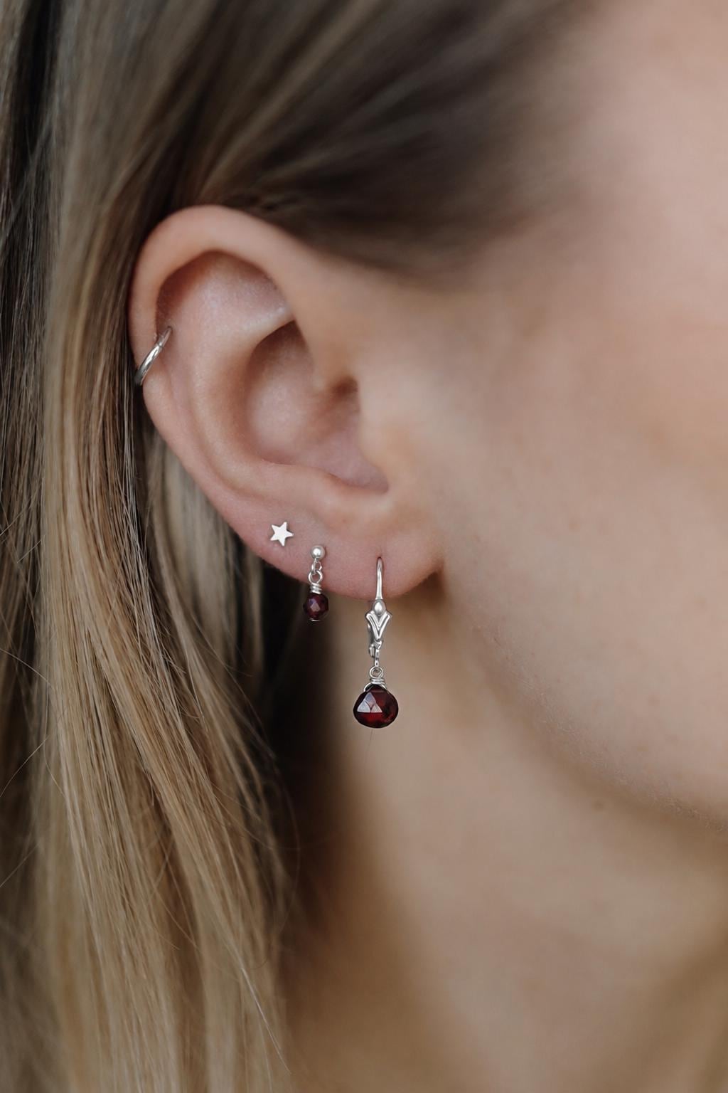 Zierliche Granat Ohrringe 925 Silber • MINI GARNET