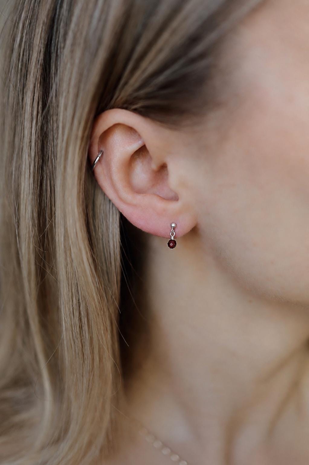 Zierliche Granat Ohrringe 925 Silber • MINI GARNET