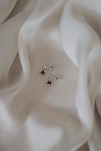 Zierliche Granat Ohrringe 925 Silber • MINI GARNET