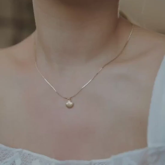 Feine Kette Gold mit Muschel Anhänger • 18K Gold Vermeil • MARÉE
