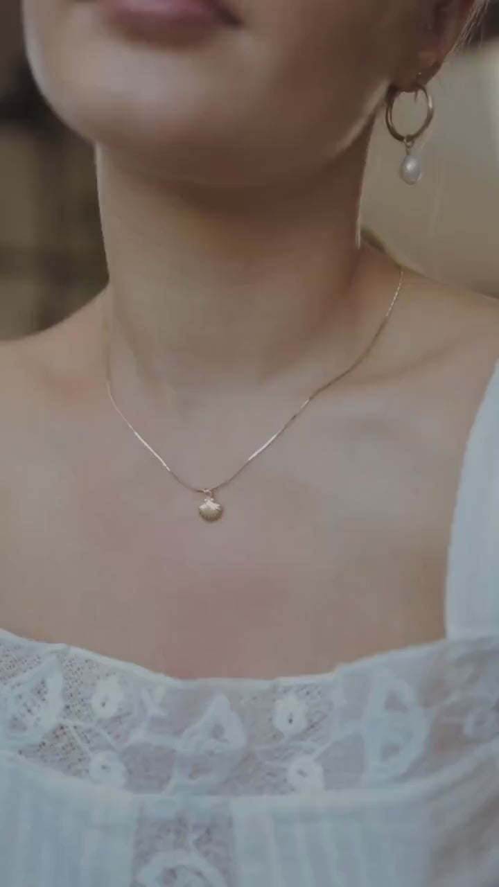 Feine Kette Gold mit Muschel Anhänger • 18K Gold Vermeil • MARÉE