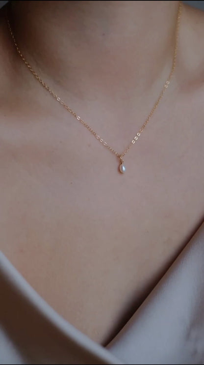 Zierliche Kette Gold mit kleinem Perlenanhänger • 14k Gold Filled •JULES