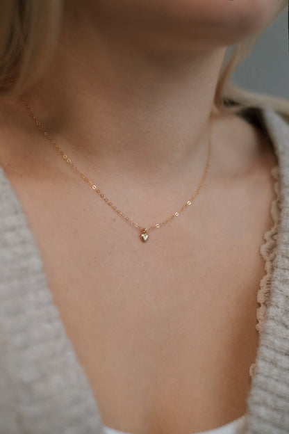 Zarte Kette Gold mit Herz Anhänger • 14k Gold Filled • AMOUR